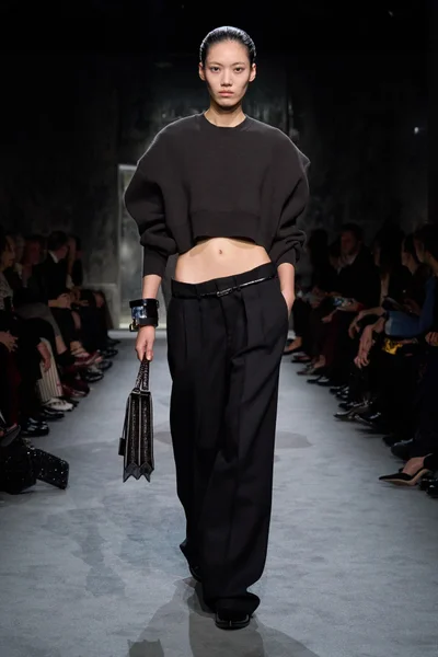 Look 13